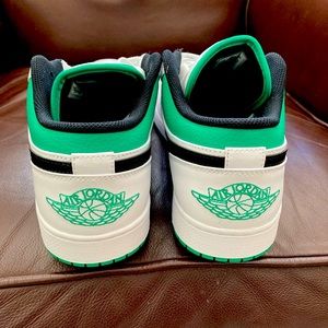 Jordan Low 1 - Kelly Green / White 12